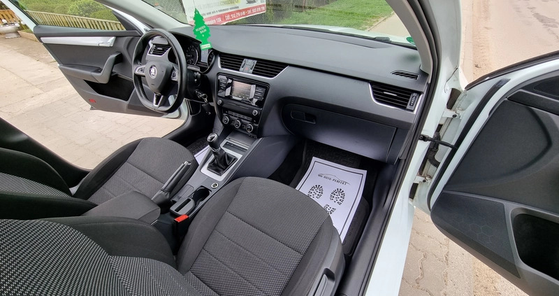 Skoda Octavia cena 31900 przebieg: 275000, rok produkcji 2015 z Zator małe 562